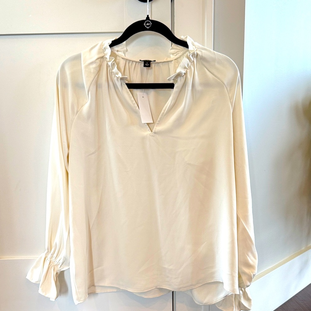NWT Women’s Ann Taylor Cream colored Ruffle neck blouse, size medium